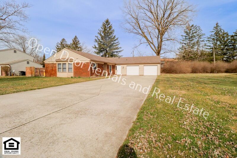 4935 Vermont Ln in Fort Wayne, IN - Building Photo