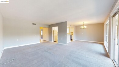 1117 Golden Rain Rd in Walnut Creek, CA - Building Photo - Building Photo