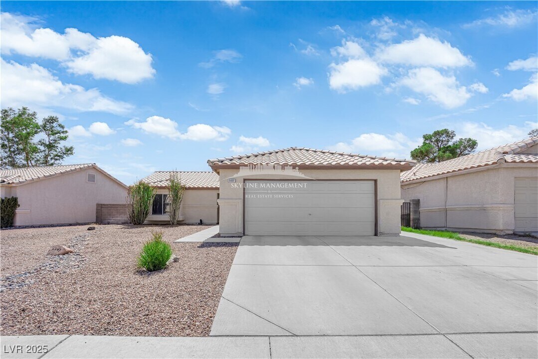 5037 Sock Hop Way in North Las Vegas, NV - Building Photo