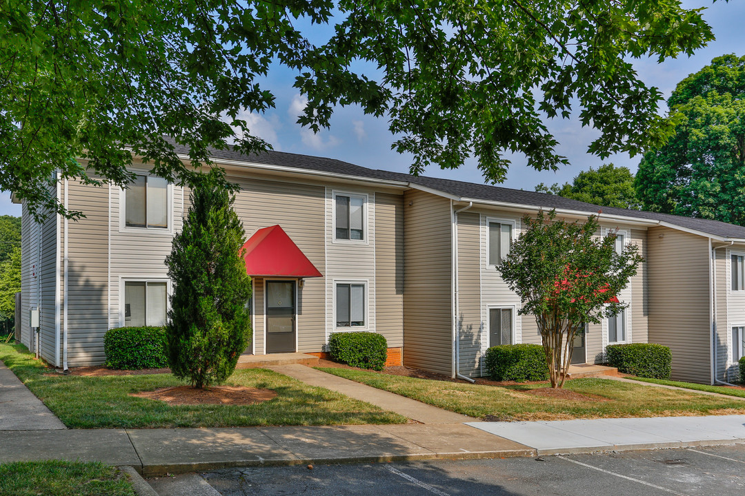 Foxcroft Apartments in Statesville, NC - Foto de edificio