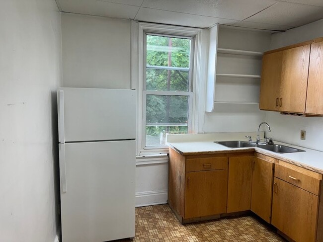 5526 Howe St in Pittsburgh, PA - Building Photo - Building Photo