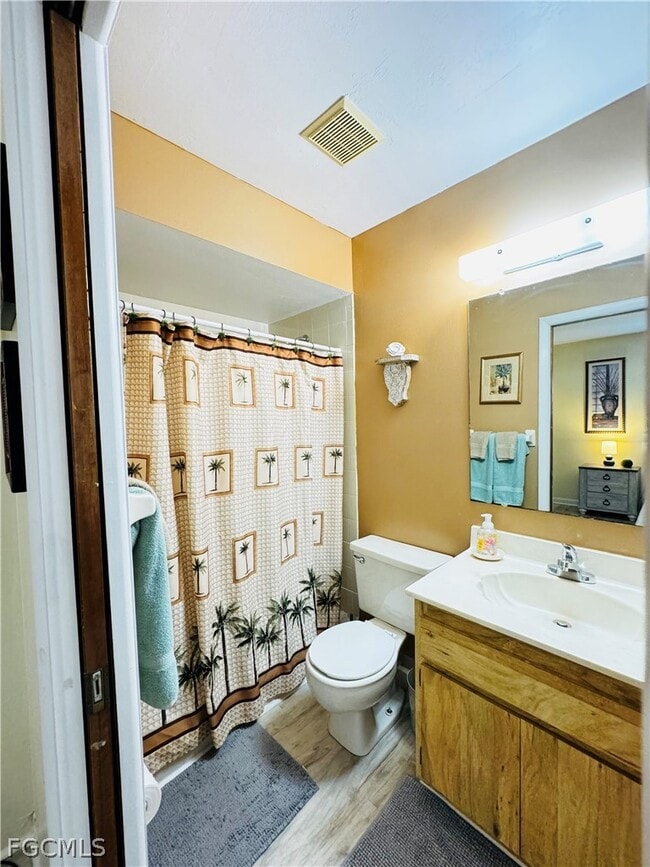 property at 4903 Vincennes St