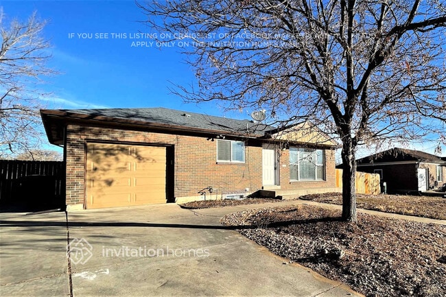 1061 E 105th Pl in Northglenn, CO - Building Photo - Building Photo