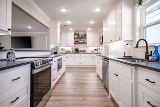 214 Helena St in Bryan, TX - Building Photo - Building Photo