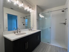 The Flats at the Mill at Broadway in Sacramento, CA - Building Photo - Building Photo