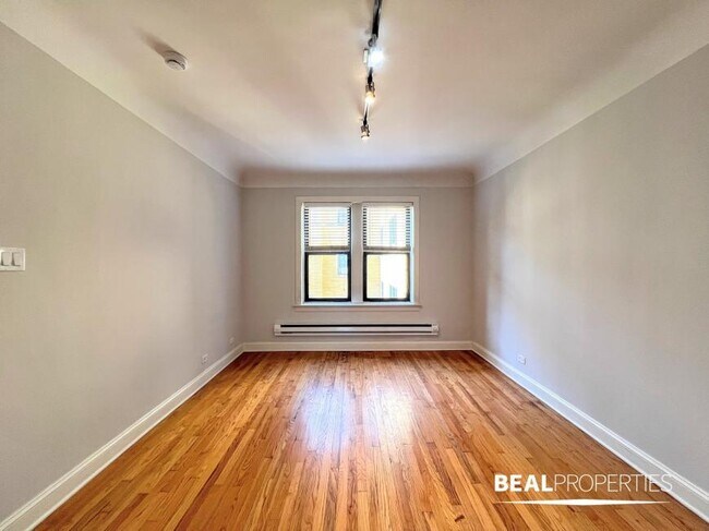 property at 2319 N Rockwell St