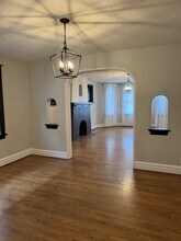 322 S Hanley Rd, Unit 1 fl South in Clayton, MO - Building Photo - Building Photo