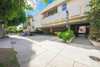 515 N Alfred St in West Hollywood, CA - Building Photo - Building Photo