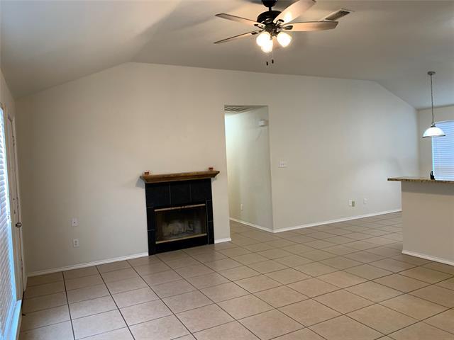 1021 Olivewood Ln in Fort Worth, TX - Building Photo - Building Photo