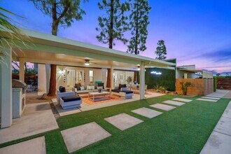 2525 N Cerritos Rd in Palm Springs, CA - Building Photo - Building Photo