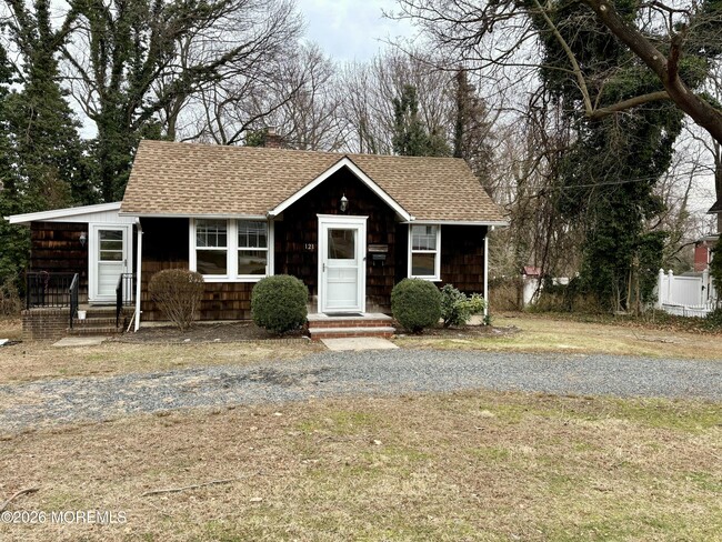 121 Navesink Ave in Atlantic Highlands, NJ - Building Photo - Building Photo