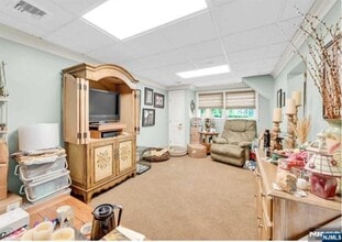135 Ridge Ave in Park Ridge, NJ - Building Photo - Building Photo