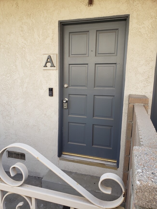 1906 Rockefeller Ln, Unit A in Redondo Beach, CA - Foto de edificio - Building Photo