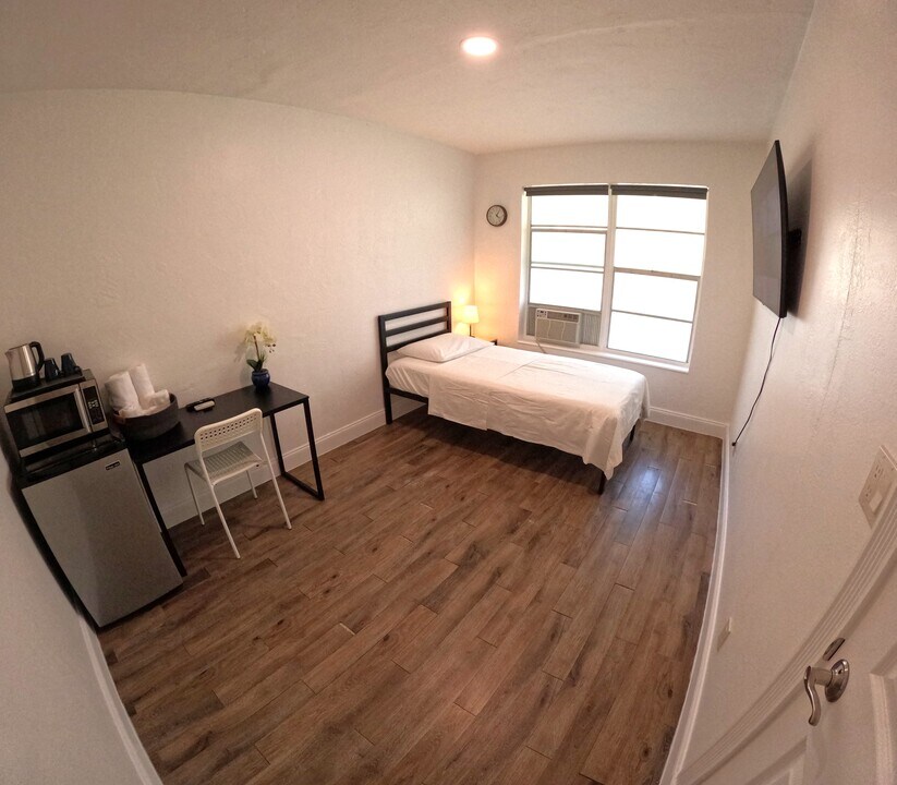 412 S 28th Ave, Unit 1 in Hollywood, FL - Foto de edificio
