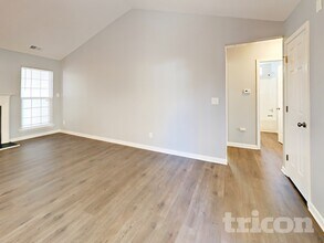 8118 Bella Vista Ct in Charlotte, NC - Foto de edificio - Building Photo