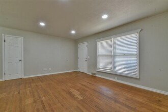 2105 Carpenter Dr in Midwest City, OK - Building Photo - Building Photo