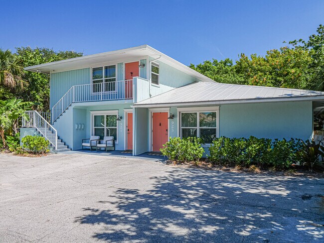 property at 925 Coquina Ln