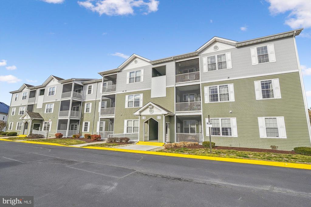 35542 E Atlantic Cir in Rehoboth Beach, DE - Building Photo