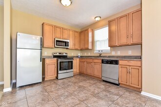 1842 Brook Crossing Way in Indianapolis, IN - Building Photo - Building Photo