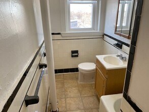 1820 Commonwealth Ave, Unit 29 in Boston, MA - Foto de edificio - Building Photo