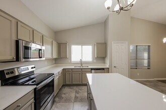 2020 W Hasan Dr in Phoenix, AZ - Building Photo - Building Photo