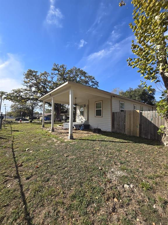 401 E 3rd St in Hearne, TX - Building Photo - Building Photo