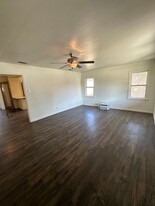 2208 Axtell St in Clovis, NM - Building Photo - Building Photo