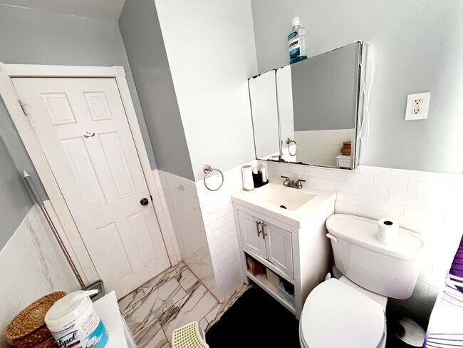9023 208th St in Queens Village, NY - Building Photo - Building Photo