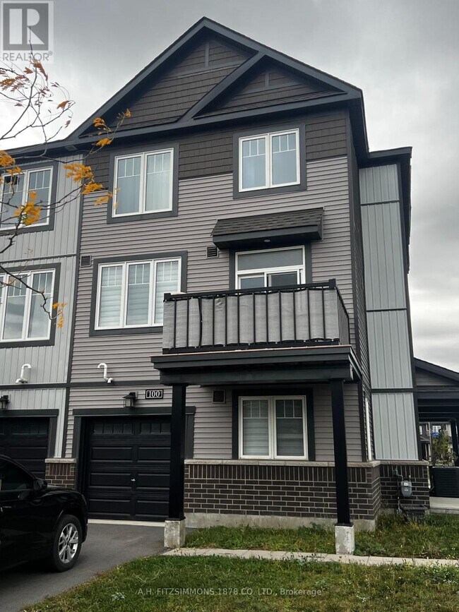 100 Teelin Cir in Ottawa, ON - Building Photo - Building Photo