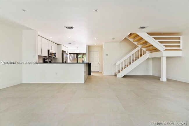 9717 Costa Del Sol Blvd in Doral, FL - Building Photo - Building Photo