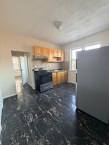 125 Carolina St, Unit 2R in Newark, NJ - Building Photo