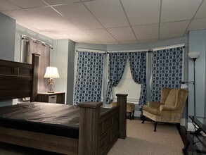 8 Davies Pl in Poughkeepsie, NY - Building Photo - Building Photo