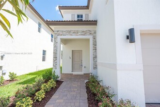 2637 SE 24th Ct in Homestead, FL - Building Photo - Building Photo