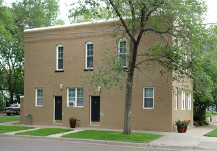 559 Charles Ave in St. Paul, MN - Building Photo - Building Photo