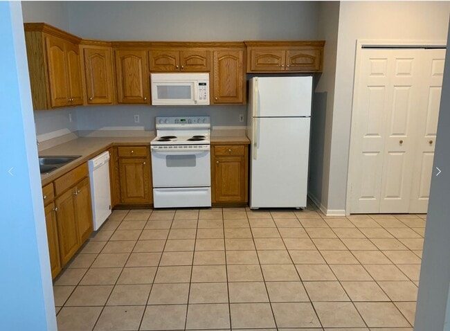 115-115 Bradley Ct in Tonganoxie, KS - Building Photo - Building Photo