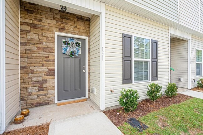 151 Beacon Woods Dr in Holly Ridge, NC - Building Photo - Building Photo