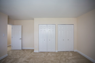 Gainsborough Court Apartments in Fairfax, VA - Building Photo - Interior Photo