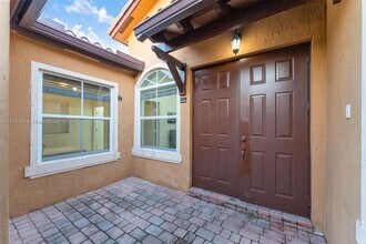 3141 SW 154th Ct in Miami, FL - Foto de edificio - Building Photo