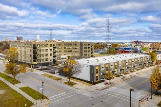 Berkshire Sheboygan Riverfront in Sheboygan, WI - Foto de edificio - Building Photo