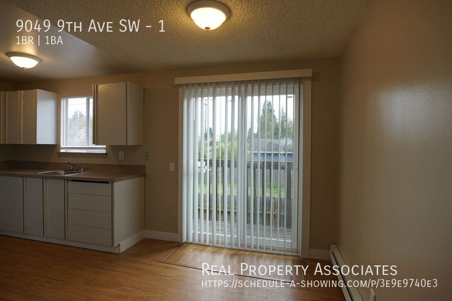 9049 9th Ave SW in Seattle, WA - Building Photo