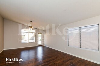 13414 W Port Royale Ln in Surprise, AZ - Building Photo - Building Photo
