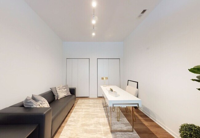 2550 S Wabash Ave-Unit -204KB in Chicago, IL - Building Photo - Building Photo