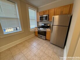 15 Short St, Unit 2 in Brookline, MA - Building Photo