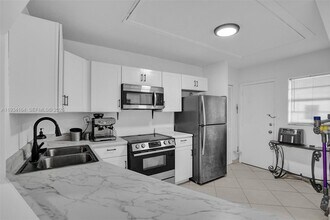 1780 NE 191st St in North Miami Beach, FL - Building Photo - Building Photo