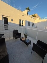 10518 NW 66th St in Doral, FL - Building Photo