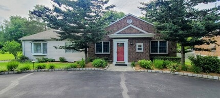 121 S Ridgedale Ave in East Hanover, NJ - Building Photo - Building Photo