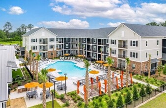 Riverchase Vista Apartments in Savannah, GA - Foto de edificio - Building Photo