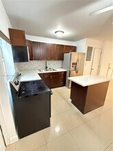 5215 SW 40th Ave in Fort Lauderdale, FL - Building Photo - Building Photo