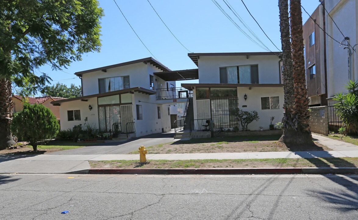 832 Raleigh St in Glendale, CA - Building Photo