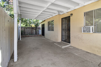 8755 Maple St in Bellflower, CA - Building Photo - Building Photo